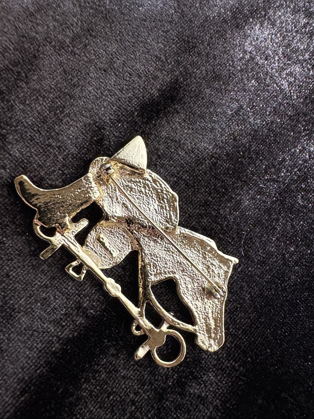 Gold Tone Horse Head Brooch with Bridle Detail - Scarf Pin - Picture 2 of 6